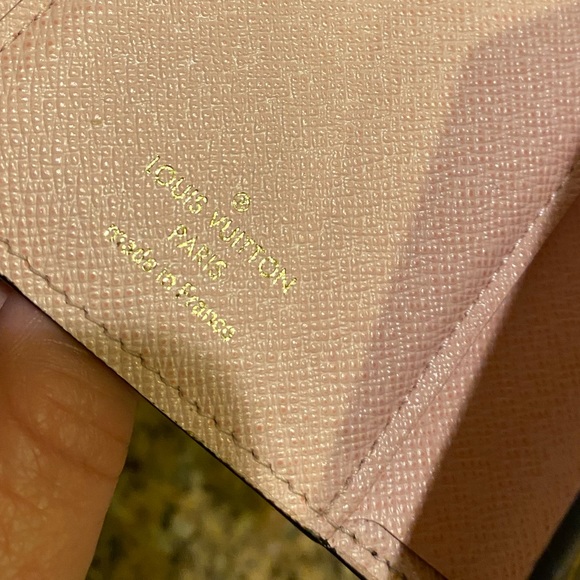 SOLD❤️Louis Vuitton Victorine wallet rose monogram - Picture 9 of 14